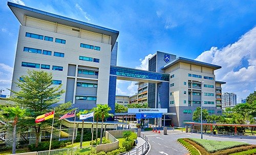 开启全马首座娱乐主题公园的宏伟计划